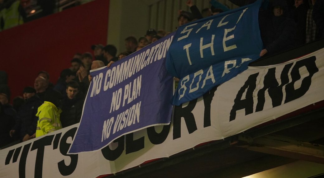 Everton directors to skip game because of ‘credible threat’