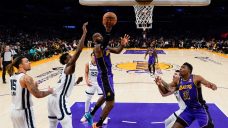 Lakers rally to snap Grizzlies’ winning streak at 11 games