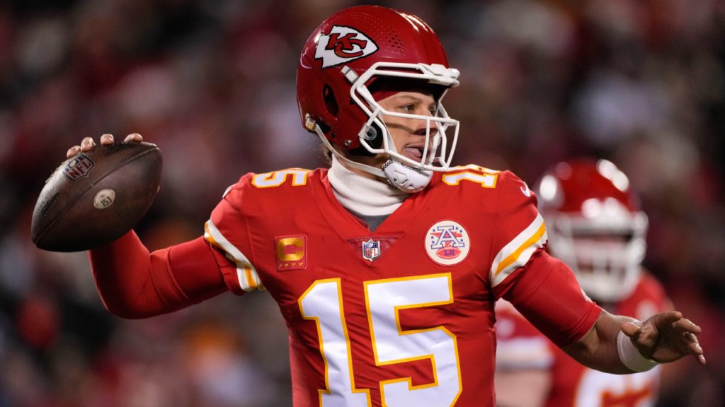 Does Super Bowl LVII mean more for Mahomes and Chiefs or Hurts and Eagles?