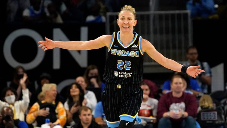 Former Chicago Sky guard Courtney Vandersloot is joining the New York Liberty. (Charles Rex Arbogast/AP)