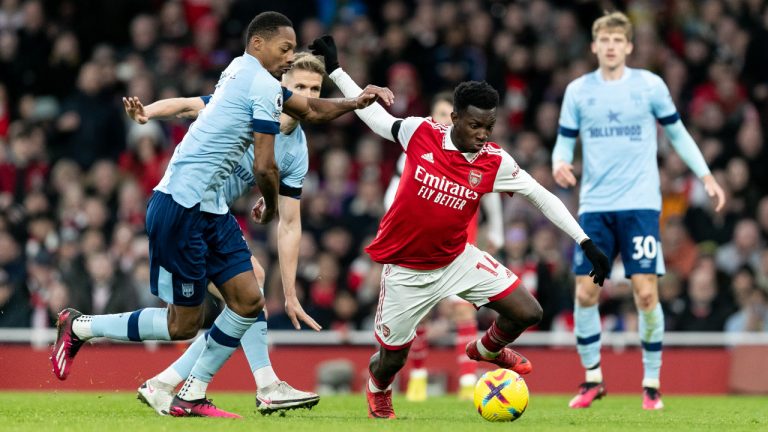 Bukayo Saka of Arsenal in action during the Premier League match between Arsenal FC and Brentford FC at Emirates Stadium on February 11, 2023 in London, United Kingdom. (Gaspafotos/MB Media/Getty Images)