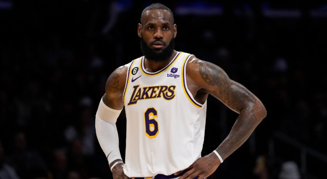 Lakers' LeBron James explains why he switched jersey to No. 6