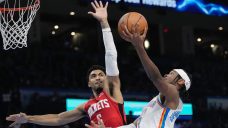 NBA Roundup: Gilgeous-Alexander drops 42 in Thunder win; Clippers top Knicks in OT
