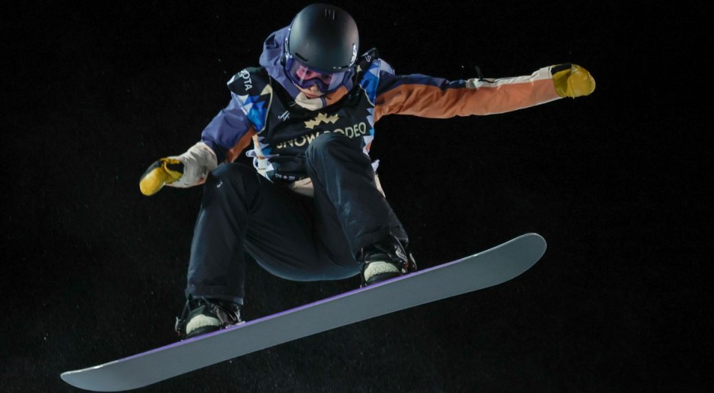 Canada’s Elizabeth Hosking claims silver in World Cup snowboard