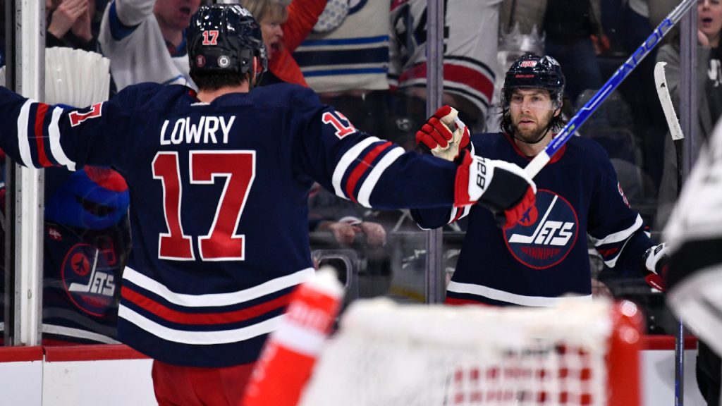 Jets name Lowry 10th captain in franchise history