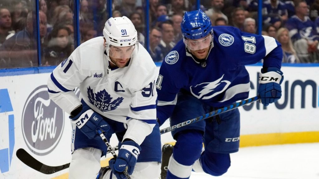 Maple Leafs' playoff woes continue as Lightning romp in series