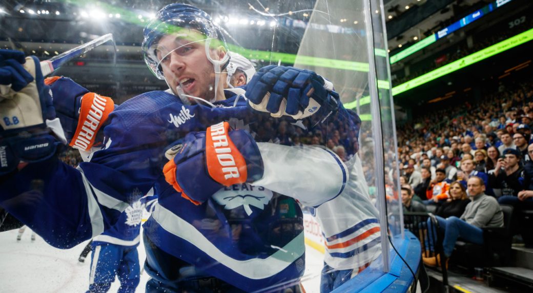 Maple Leafs win hard-fought battle against Devils