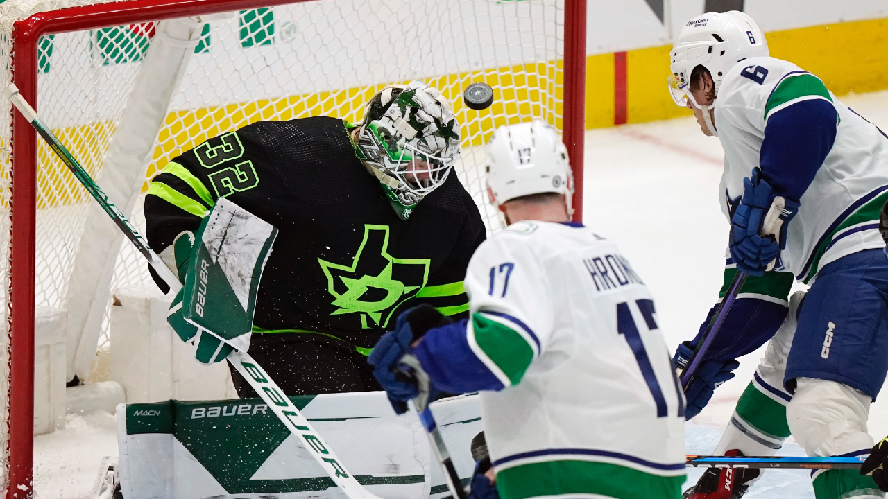 Playing without pressure, Canucks earn another confidence-building win over Stars
