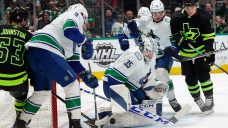 Boeser scores go-ahead goal to help Canucks top Stars, sweep season series