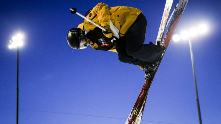 Canada's Brendan Mackay competes during the men's World Cup freestyle ski halfpipe event. (Jeff McIntosh/CP)