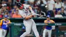 U.S. beats Venezuela in WBC quarterfinal, Altuve suffers thumb injury