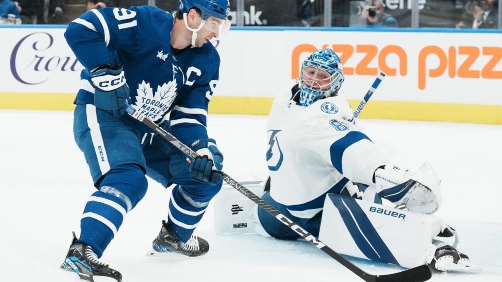 44 Tyler Bertuzzi Does His Best Goalie Impression To Makes Two Incredible  Saves