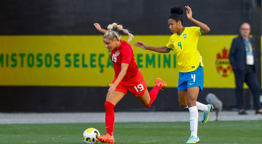 Canada forward Adriana Leon joins Portland Thorns on short-term loan from Man United