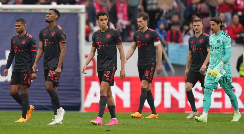 Bundesliga Roundup: Bayern loses to Mainz; Dortmund tops league