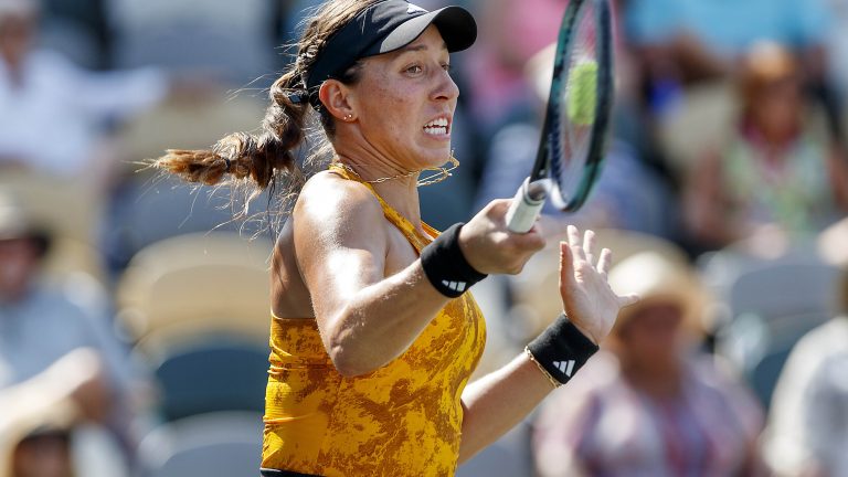 Jessica Pegula hits a return to Anna Blinkova during the Charleston Open tennis tournament, Wednesday, April 5, 2023, in Charleston, S.C. (Grace Beahm Alford/The Post And Courier via AP)