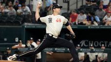 Rangers ace deGrom exits in 4th inning with apparent injury against Yankees