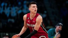 Heat’s Tyler Herro breaks right hand in Game 1 against Bucks, out 4-6 weeks