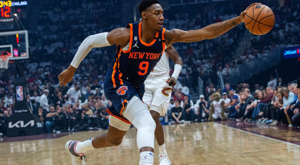 Knicks advance to Round 2 for first time since 2013, eliminate