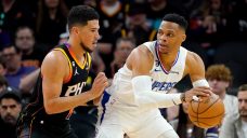 Leonard’s clutch shots, Westbrook’s big block lead Clippers past Suns in Game 1