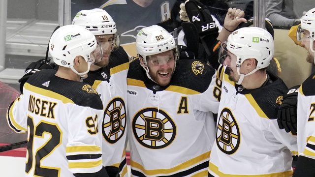 Bruins get record 63rd win, passing 1995-96 Red Wings, 2018-19
