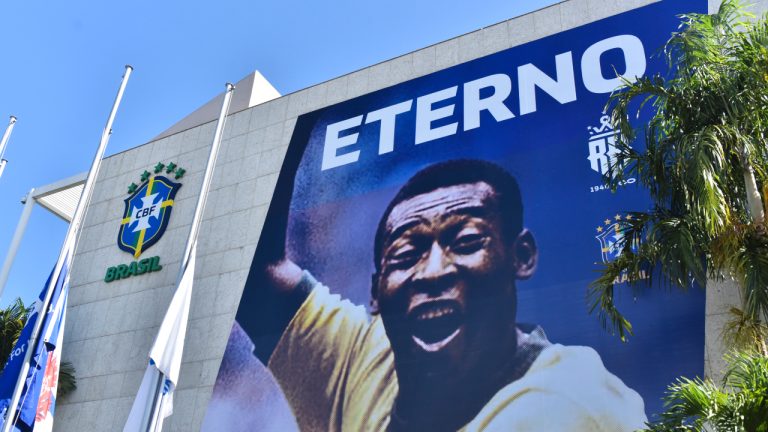 January 5, 2023, Rio De Janeiro, Brazil: The late Soccer legend Pele is honored with a banner reading 'Eterno' or 'Eternal' or 'Forever' at the headquarters of the CBF (Brazilian Football Confederation), west of the city, the facade of the entity was decorated with a gigantic banner in allusion to the eternal number 10 shirt of the Brazilian National Team. (Fabio Teixeira/ZUMA Press Wire)