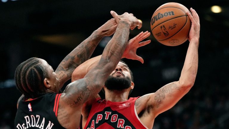 Chicago Bulls forward DeMar DeRozan looks to block Toronto Raptors guard Fred VanVleet as he goes for the layup during second half NBA basketball action in Toronto, Sunday, Nov. 6, 2022. (Frank Gunn/CP Photo)