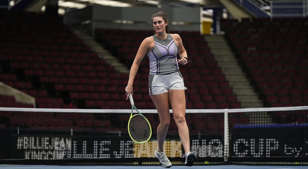 Leylah Fernandez clinches win as Canada tops Italy in Billie Jean King Cup  Finals - The Globe and Mail