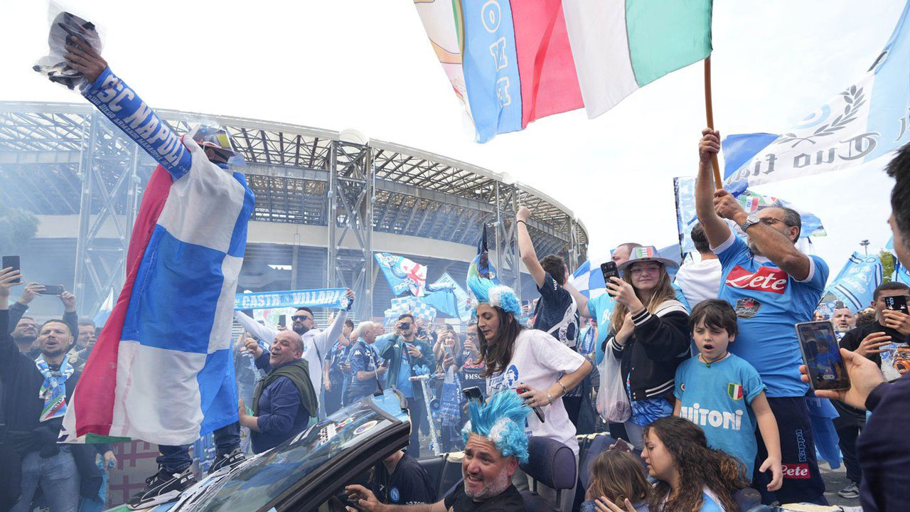 Napl Fans Napoli fans already celebrating in anticipation of title - Sportsnet.ca