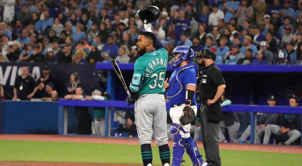 How the Blue Jays worked around the pitch clock for Teoscar Hernandez’s ovation