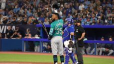 How the Blue Jays worked around the pitch clock for Teoscar Hernandez’s ovation