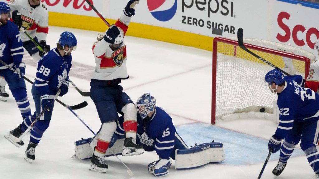 Leafs, Devils face 0-2 holes heading into critical Game 3s