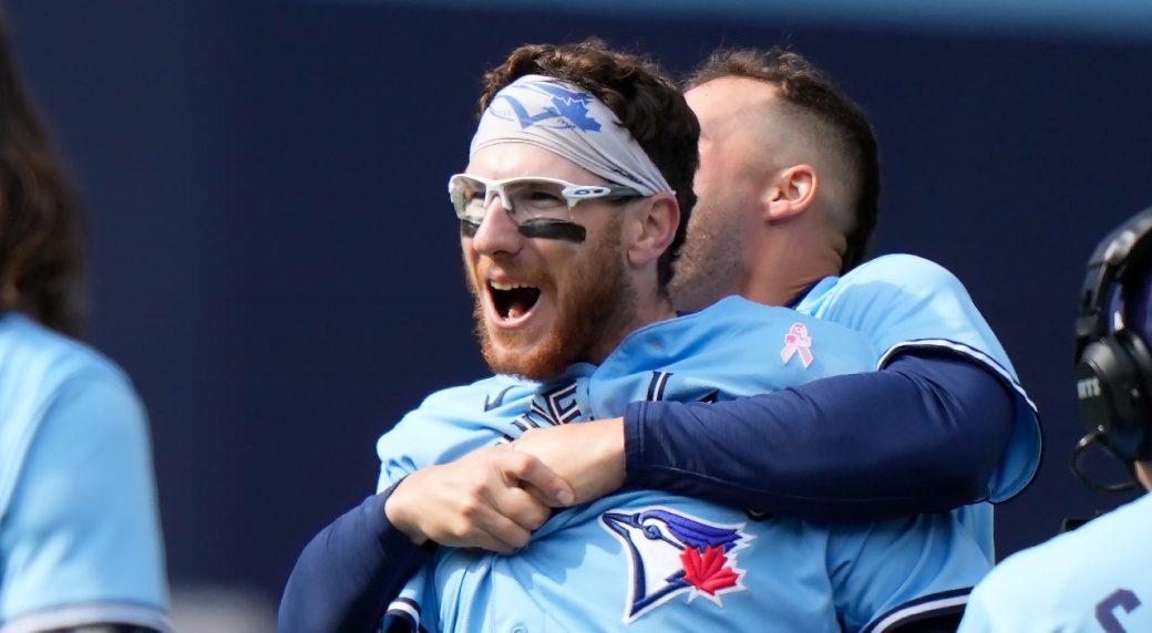 Blue Jays switch things up for Manaoh, starting Jansen behind plate