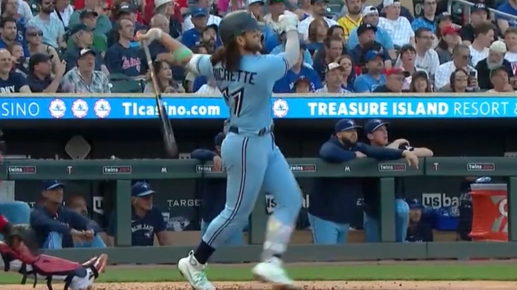 Highlight] Bo Bichette knocks out one of his prettiest opposite field home  runs of the season in the first inning against the Twins. The two-run shot  gives him 26 homers and 97