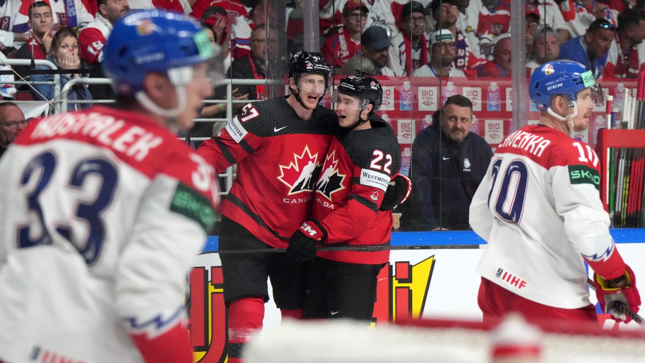 Canada tops Czechs at men's hockey worlds, will face Finland in