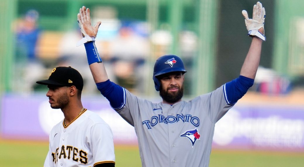 Belt, Biggio step up for injured Gurerrero as Blue Jays beat Pirates again