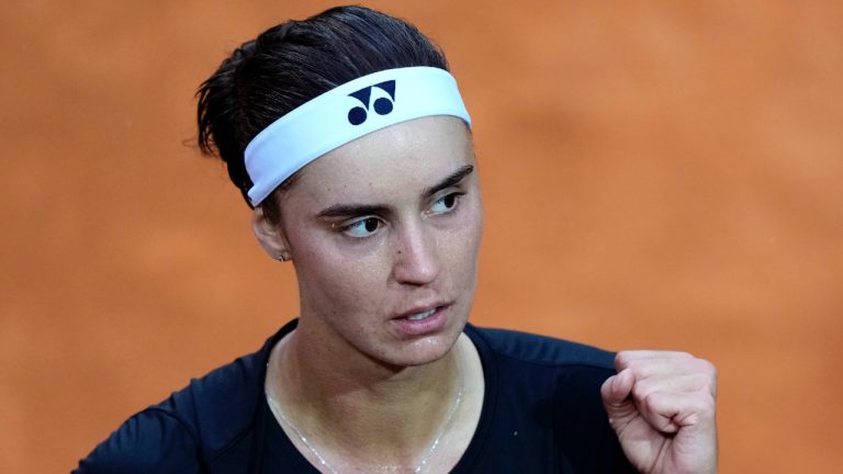 Ukraine's Anhelina Kalinina celebrates after beating Russia's Veronika Kudermetova during a semi final match at the Italian Open tennis tournament in Rome, Italy, Friday, May 19, 2023. (Andrew Medichini/AP)