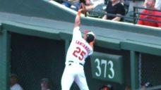 Orioles’ Santander leaps to rob homer from Mariners’ Rodriguez to keep score level