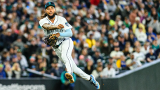 Mariners place SS J.P. Crawford on concussion injured list following collision