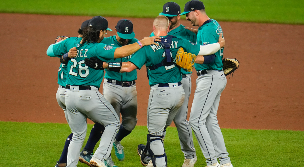 Mariners score seven runs in eighth to defeat Orioles