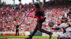 Reds beat Braves for 12th straight win as Votto, De La Cruz dominate