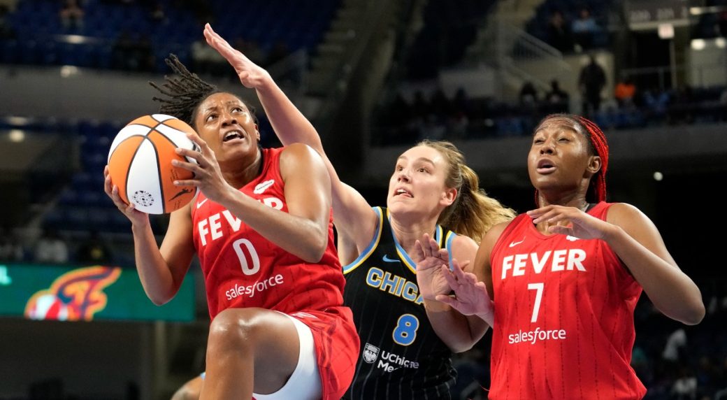 WNBA Roundup Mitchell's gamewinning jumper lifts Fever over Sky