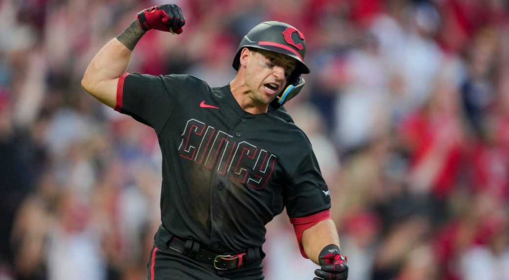 MLB Roundup: Reds take down Padres in back-and-forth extra-innings battle