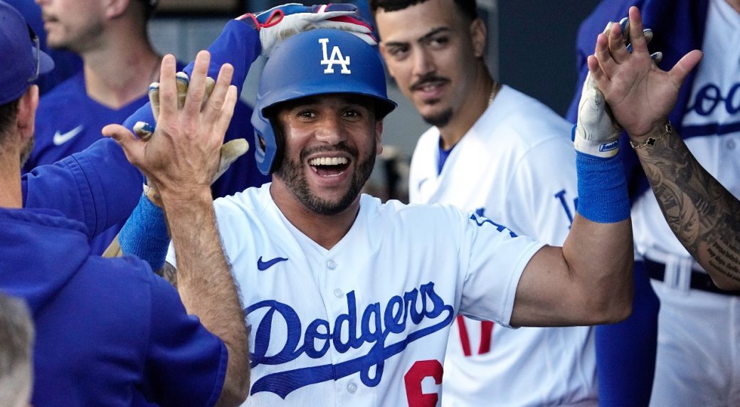 Dodgers rally past Astros after Houston reliever Stanek called for balk in 8th