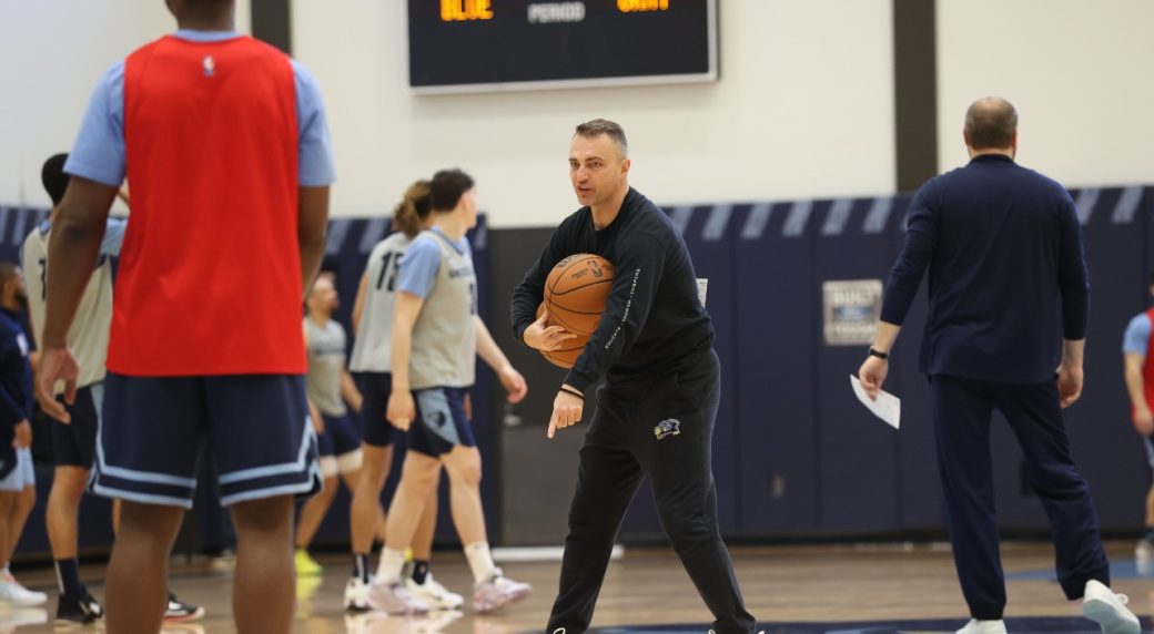 Grizzlies back to practicing, hoping to resume season quickly
