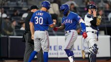 García’s two-run homer in the 10th lifts the Rangers over the struggling Yankees