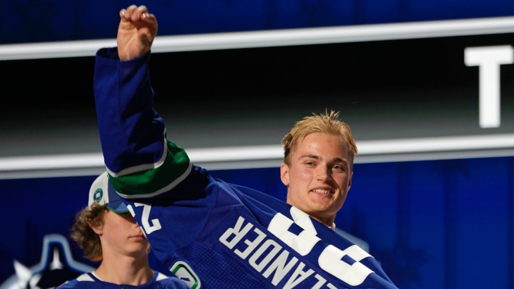 Vancouver Canucks want fans to pick retro jersey for their 50th season