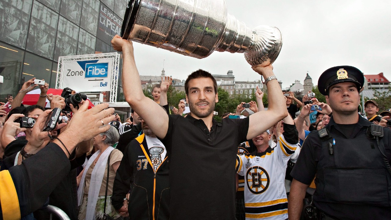 Patrice Bergeron celebrates 1,000th game by leading Bruins' victory
