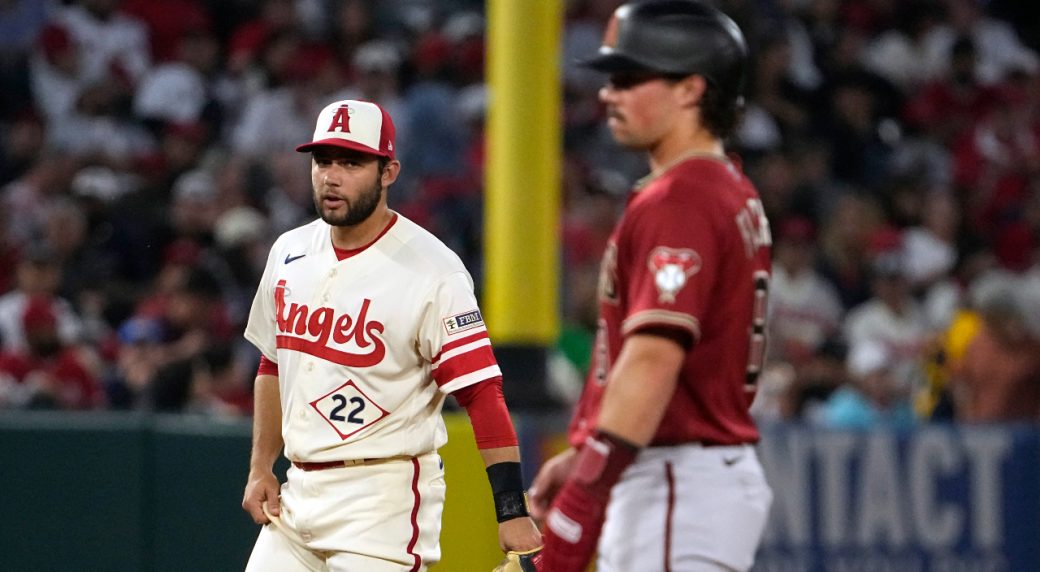 Fletcher brothers face each other for first time in majors after father’s death