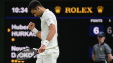 Djokovic’s Wimbledon match vs. Hurkacz gets suspended, will continue Monday