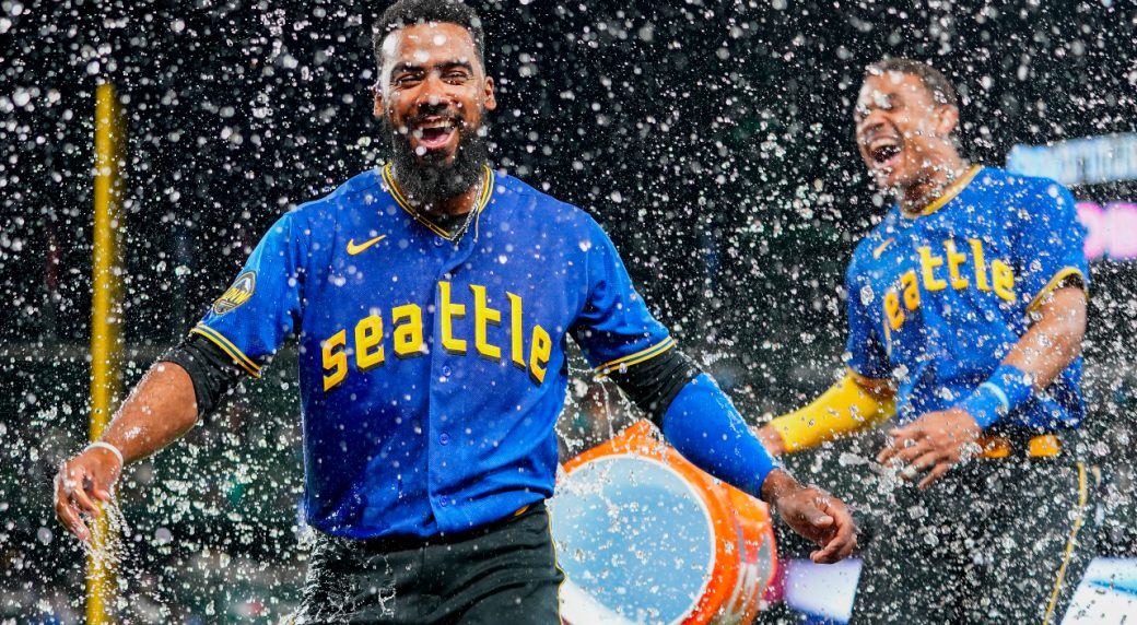 Mariners’ Hernandez burns former team, spoils stellar outing from Blue Jays’ Kikuchi